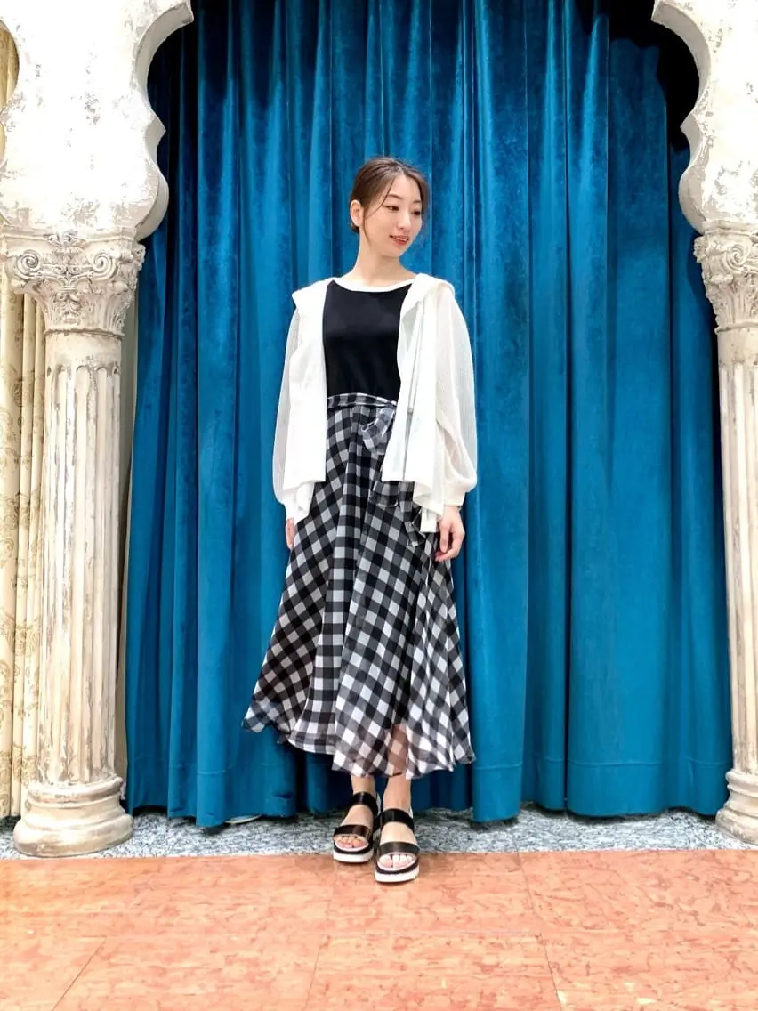 GRACE CONTINENTAL The Banquet eri コーディネート画像