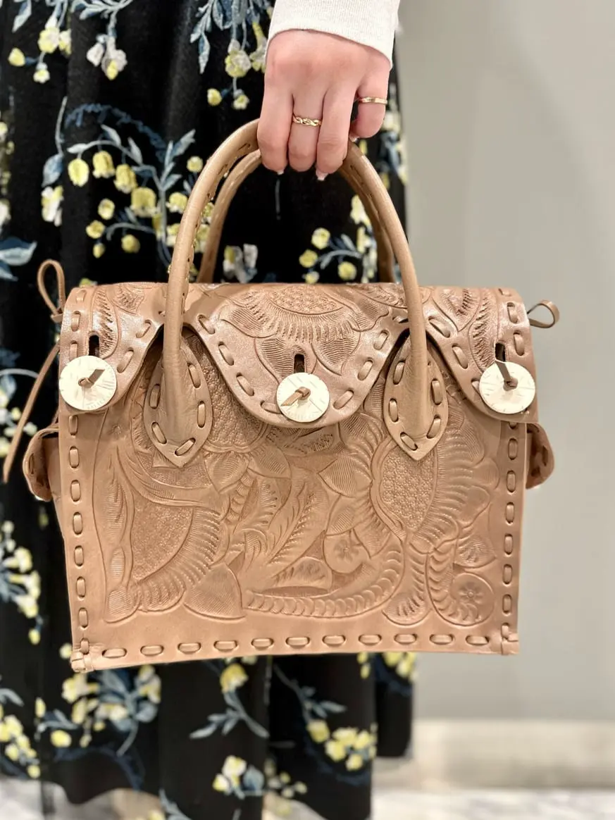 GRACE CONTINENTAL The Banquet 中根　里帆 コーディネート画像