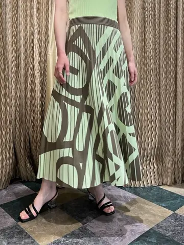 GRACE CONTINENTAL The Banquet yuri コーディネート画像