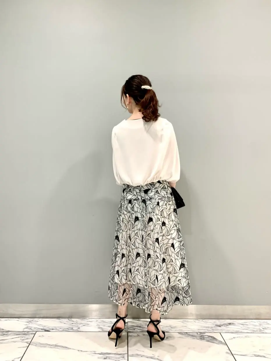 GRACE CONTINENTAL The Banquet eri コーディネート画像