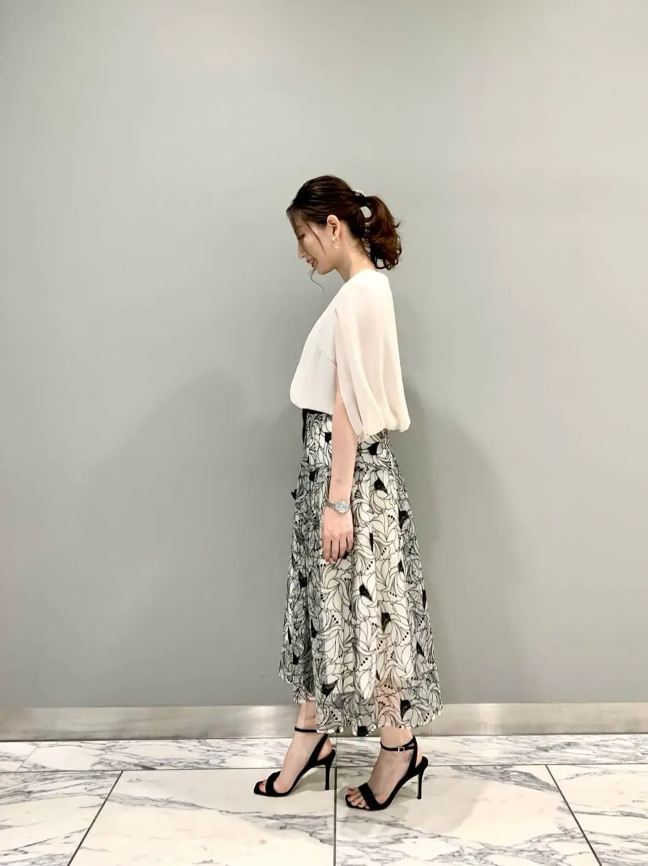 GRACE CONTINENTAL The Banquet eri コーディネート画像