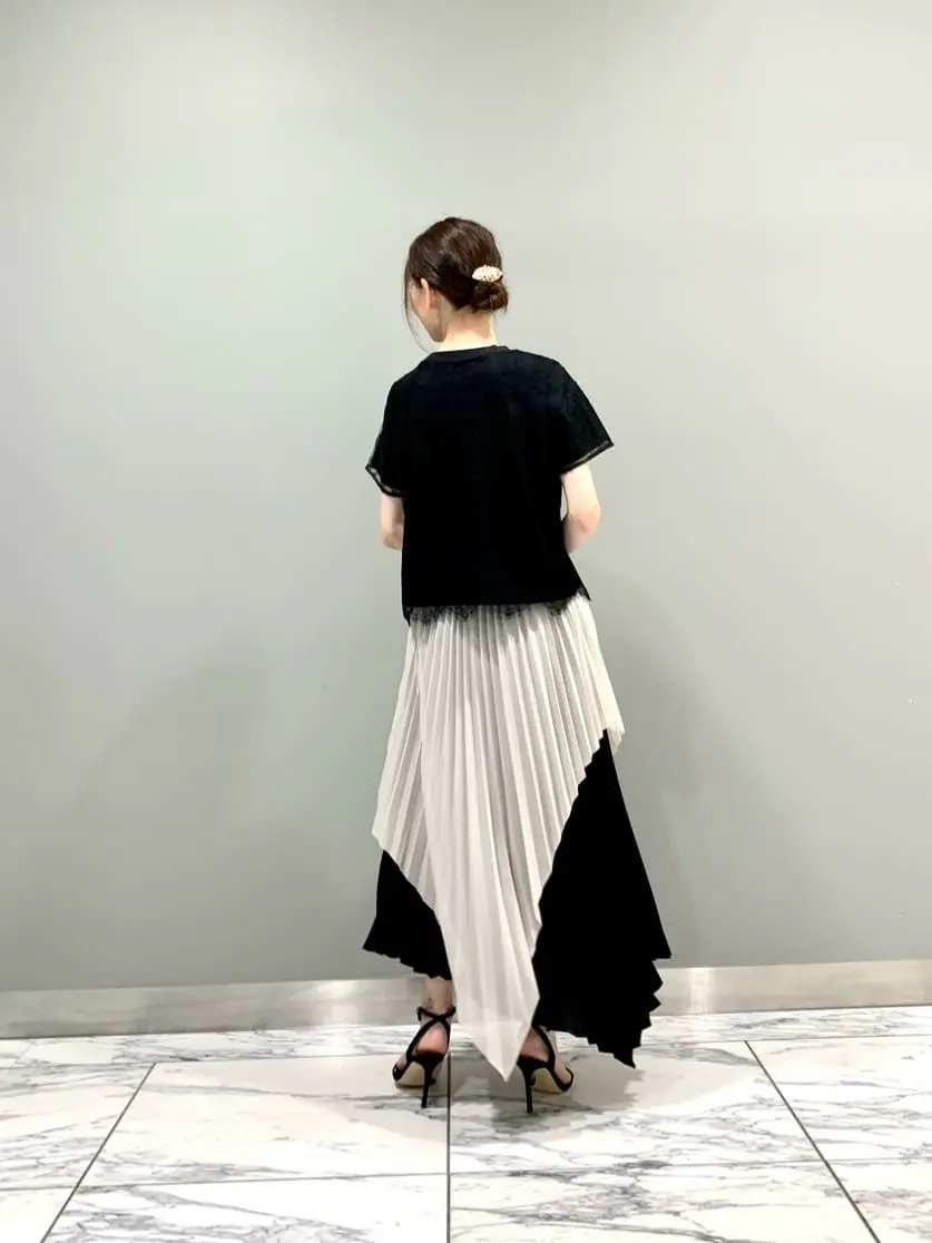 GRACE CONTINENTAL The Banquet eri コーディネート画像