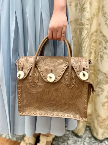 GRACE CONTINENTAL The Banquet 中根　里帆 コーディネート画像