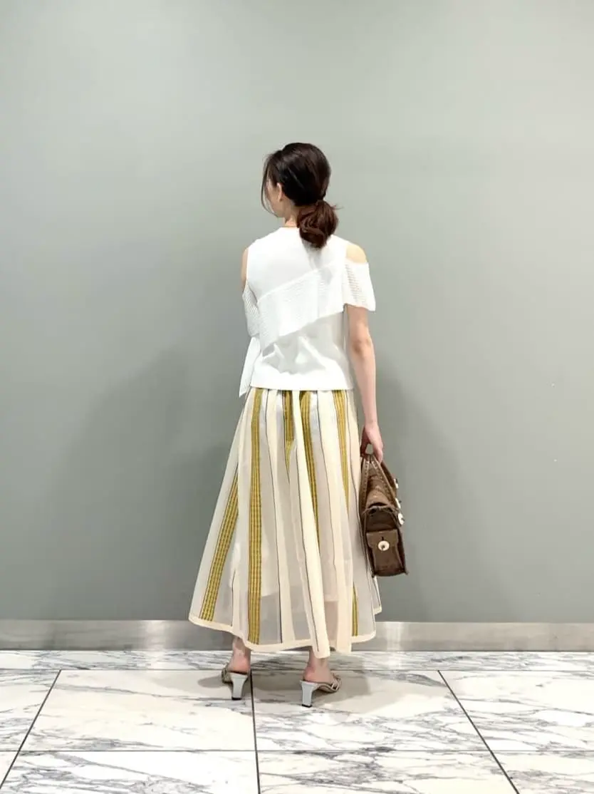 GRACE CONTINENTAL The Banquet eri コーディネート画像