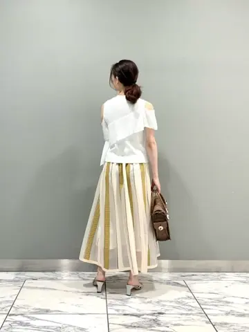 GRACE CONTINENTAL The Banquet eri コーディネート画像