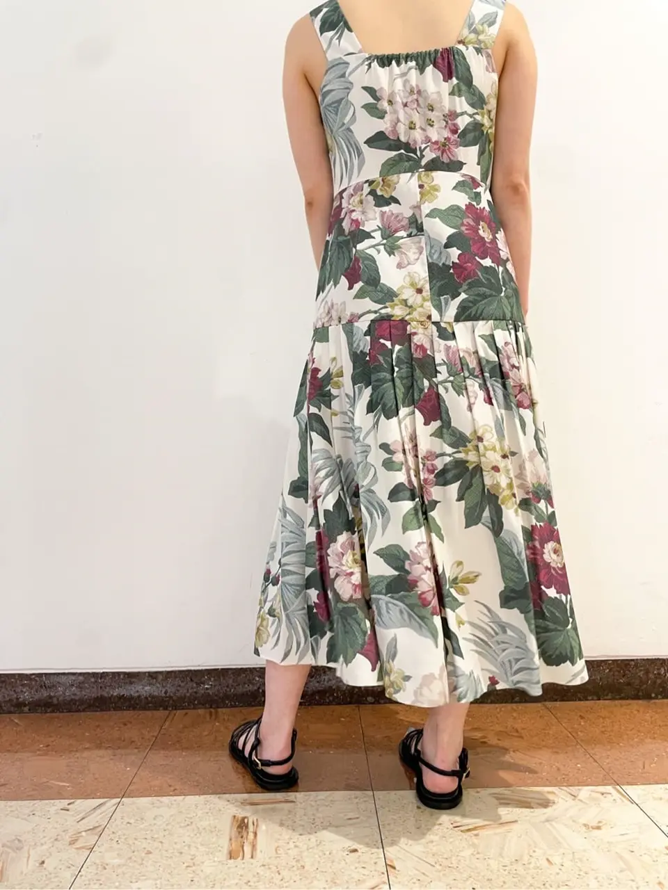 GRACE CONTINENTAL The Banquet SHOKO コーディネート画像