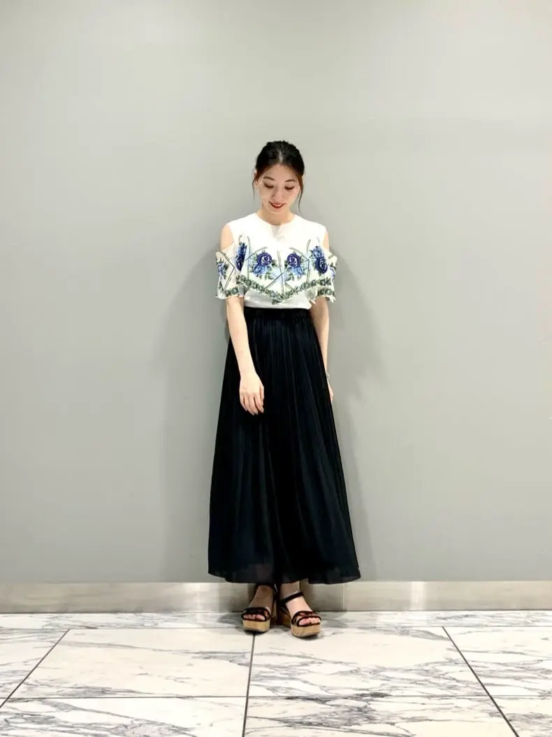 GRACE CONTINENTAL The Banquet eri コーディネート画像