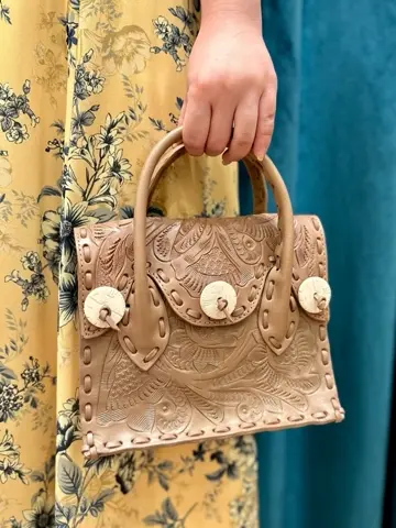 GRACE CONTINENTAL The Banquet 中根　里帆 コーディネート画像