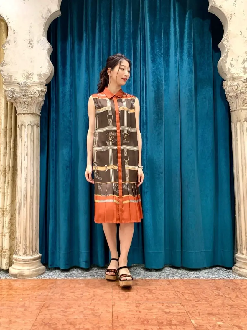 GRACE CONTINENTAL The Banquet eri コーディネート画像