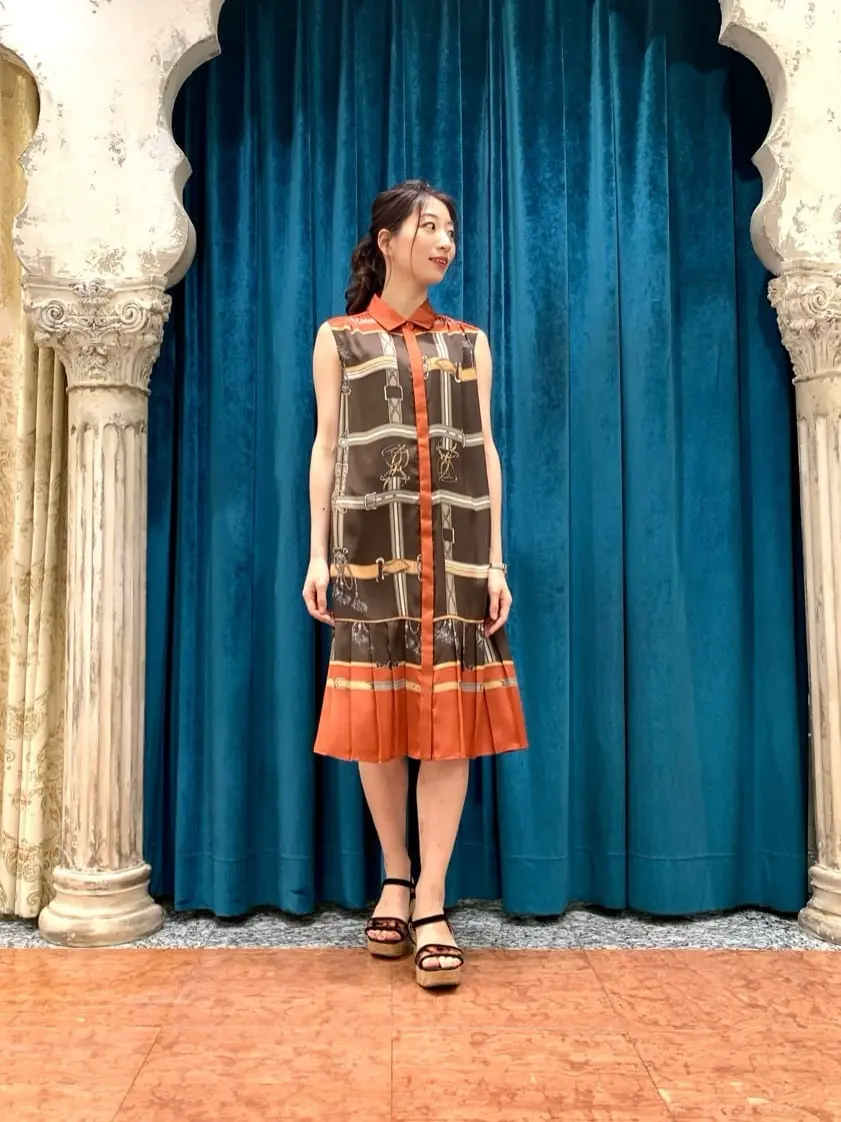 GRACE CONTINENTAL The Banquet eri コーディネート画像