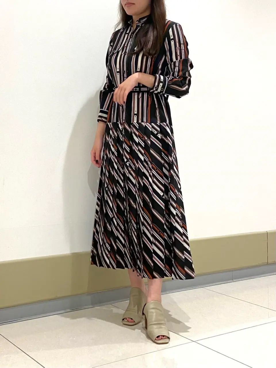 GRACE CONTINENTAL The Banquet 松原 明音 コーディネート画像