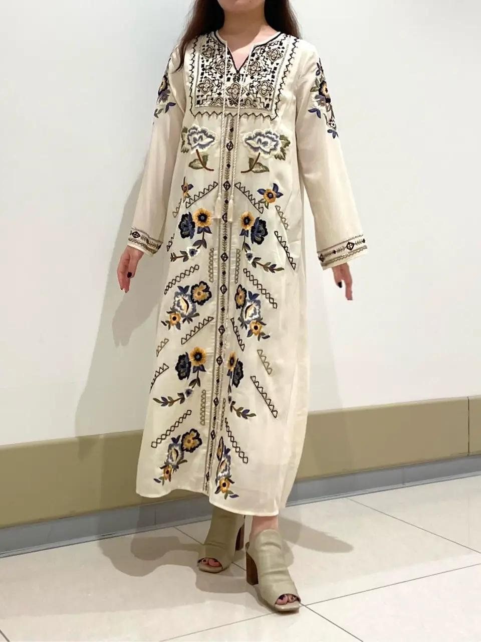 GRACE CONTINENTAL The Banquet 松原 明音 コーディネート画像