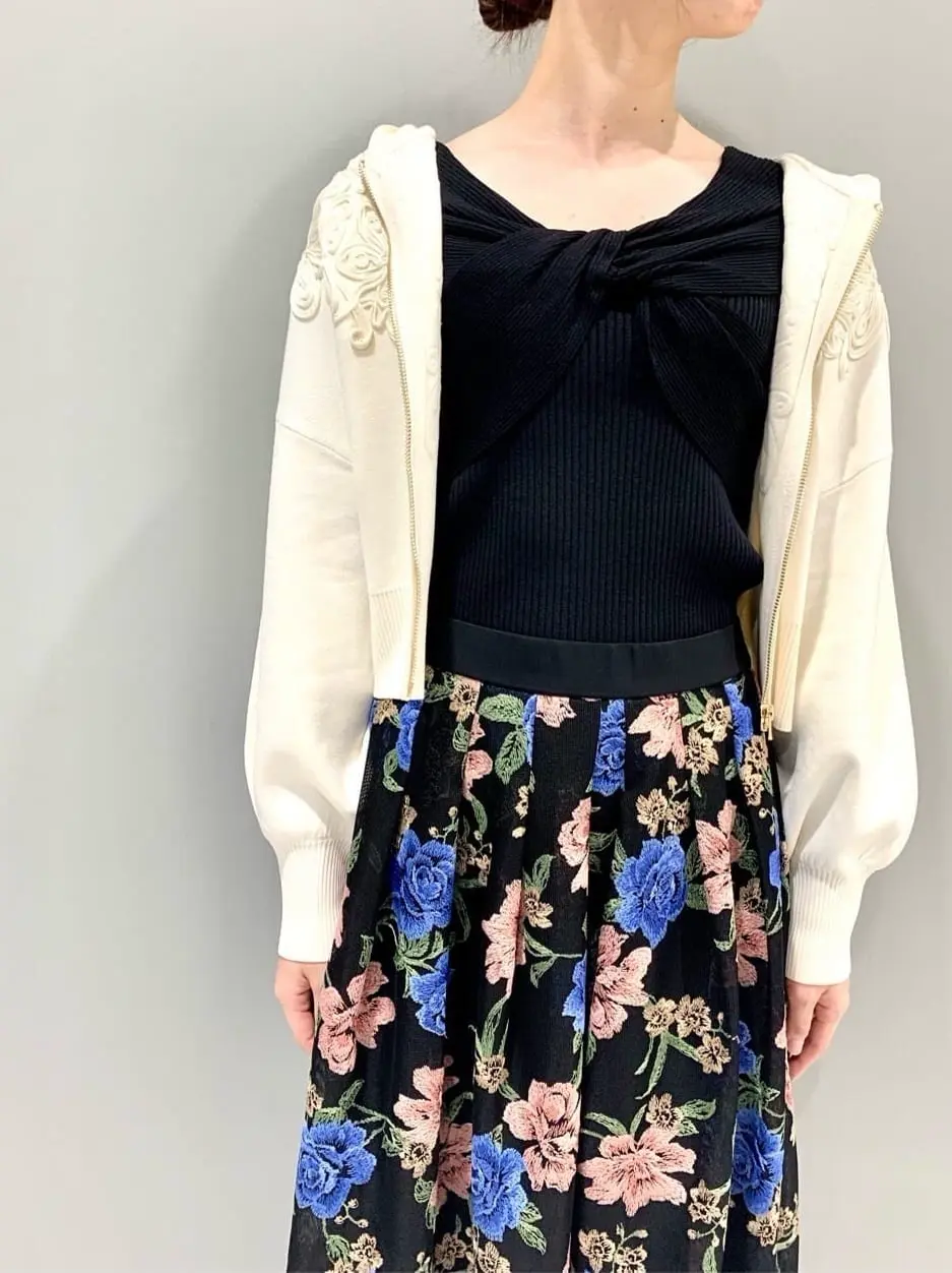 GRACE CONTINENTAL The Banquet eri コーディネート画像