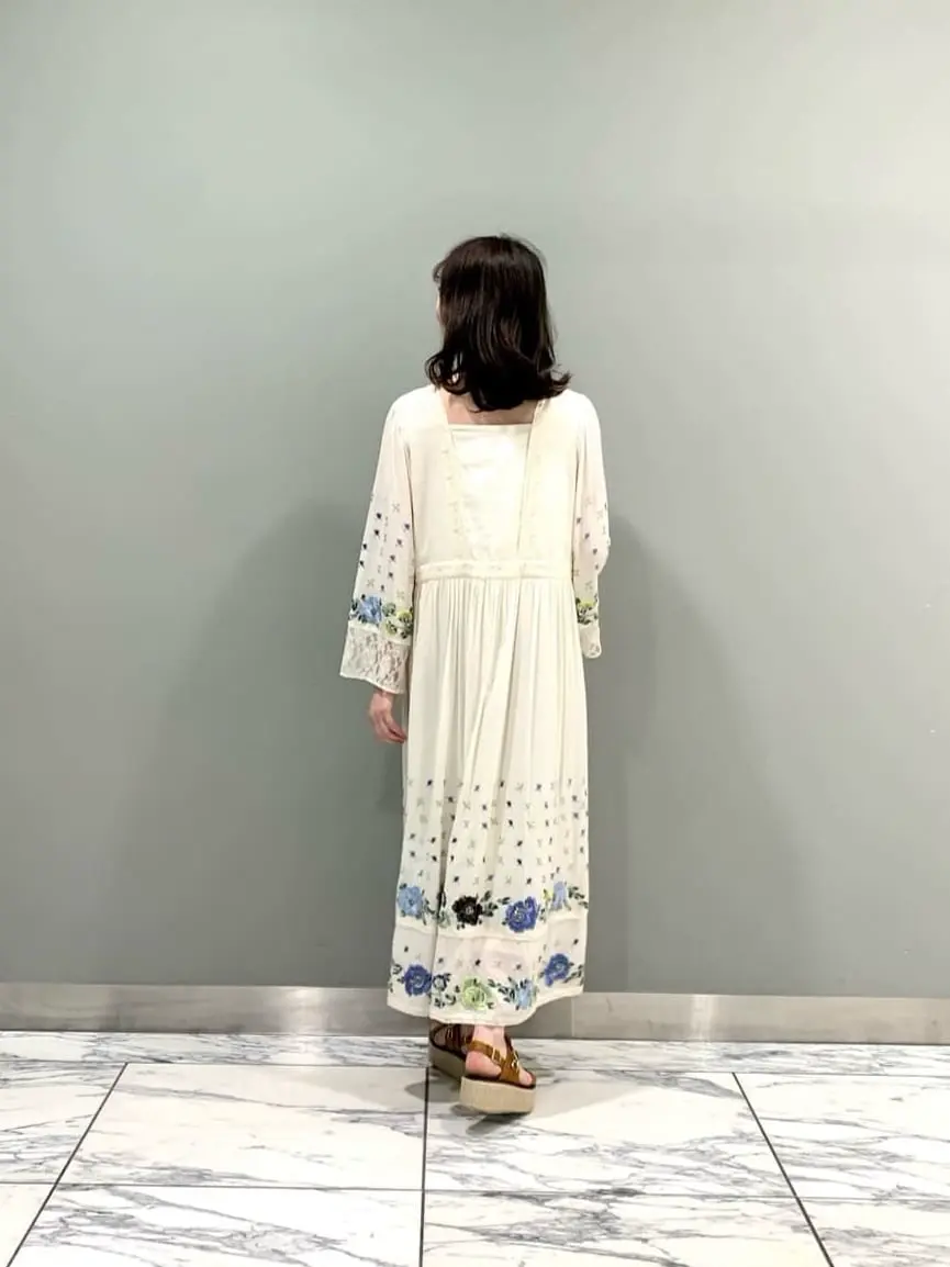 GRACE CONTINENTAL The Banquet eri コーディネート画像