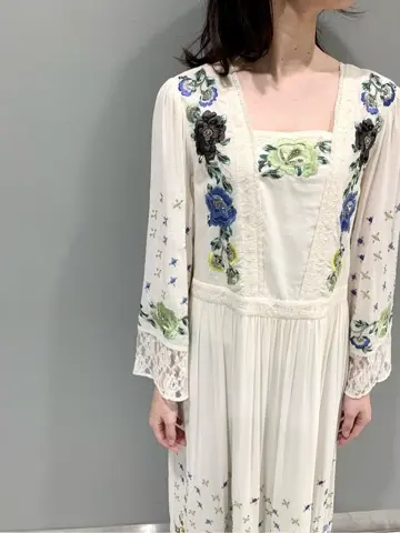 GRACE CONTINENTAL The Banquet eri コーディネート画像