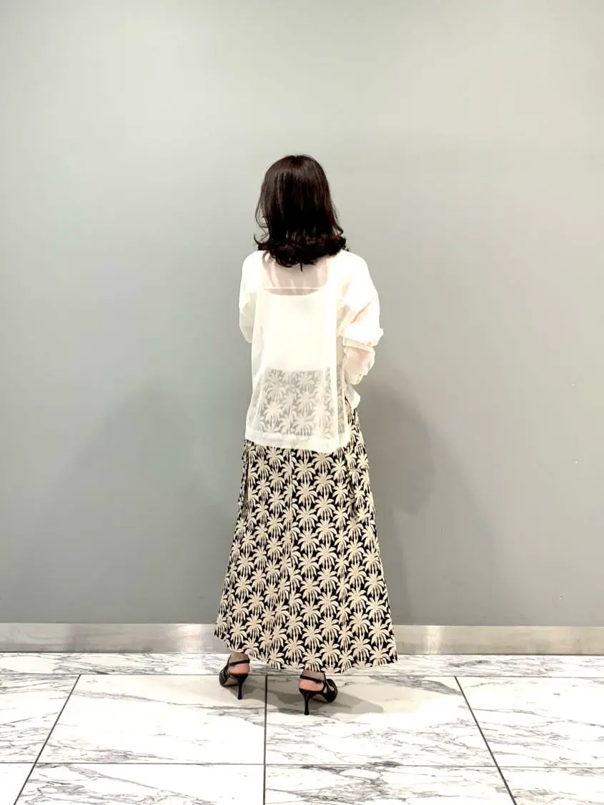 GRACE CONTINENTAL The Banquet eri コーディネート画像