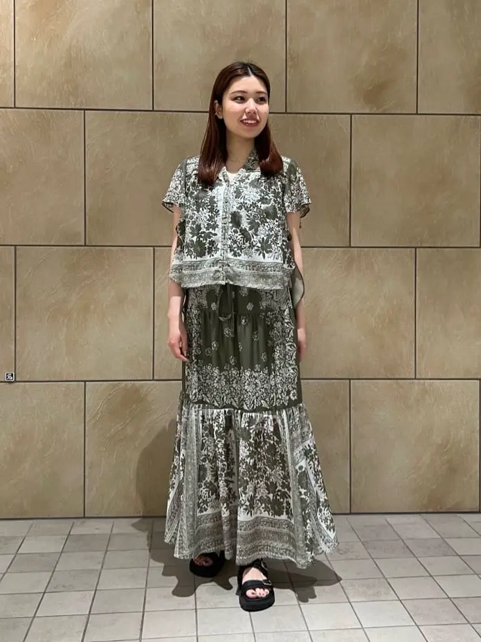 GRACE CONTINENTAL The Banquet 赤坂 梨来 コーディネート画像