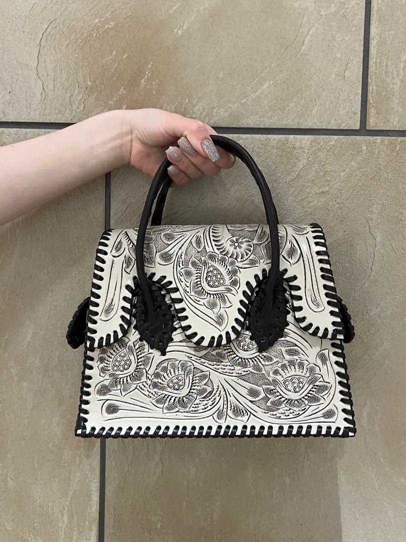 GRACE CONTINENTAL The Banquet 赤坂 梨来 コーディネート画像