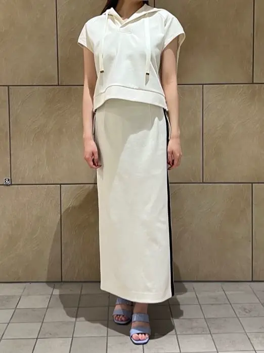 GRACE CONTINENTAL The Banquet 赤坂 梨来 コーディネート画像