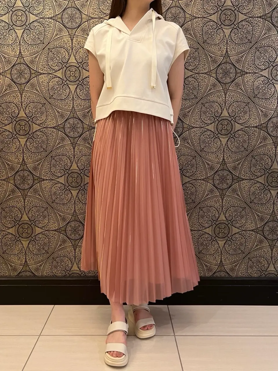 GRACE CONTINENTAL The Banquet 赤坂 梨来 コーディネート画像