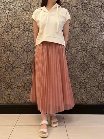 GRACE CONTINENTAL The Banquet 赤坂 梨来 コーディネート画像