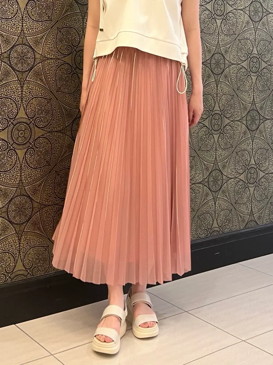 GRACE CONTINENTAL The Banquet 赤坂 梨来 コーディネート画像