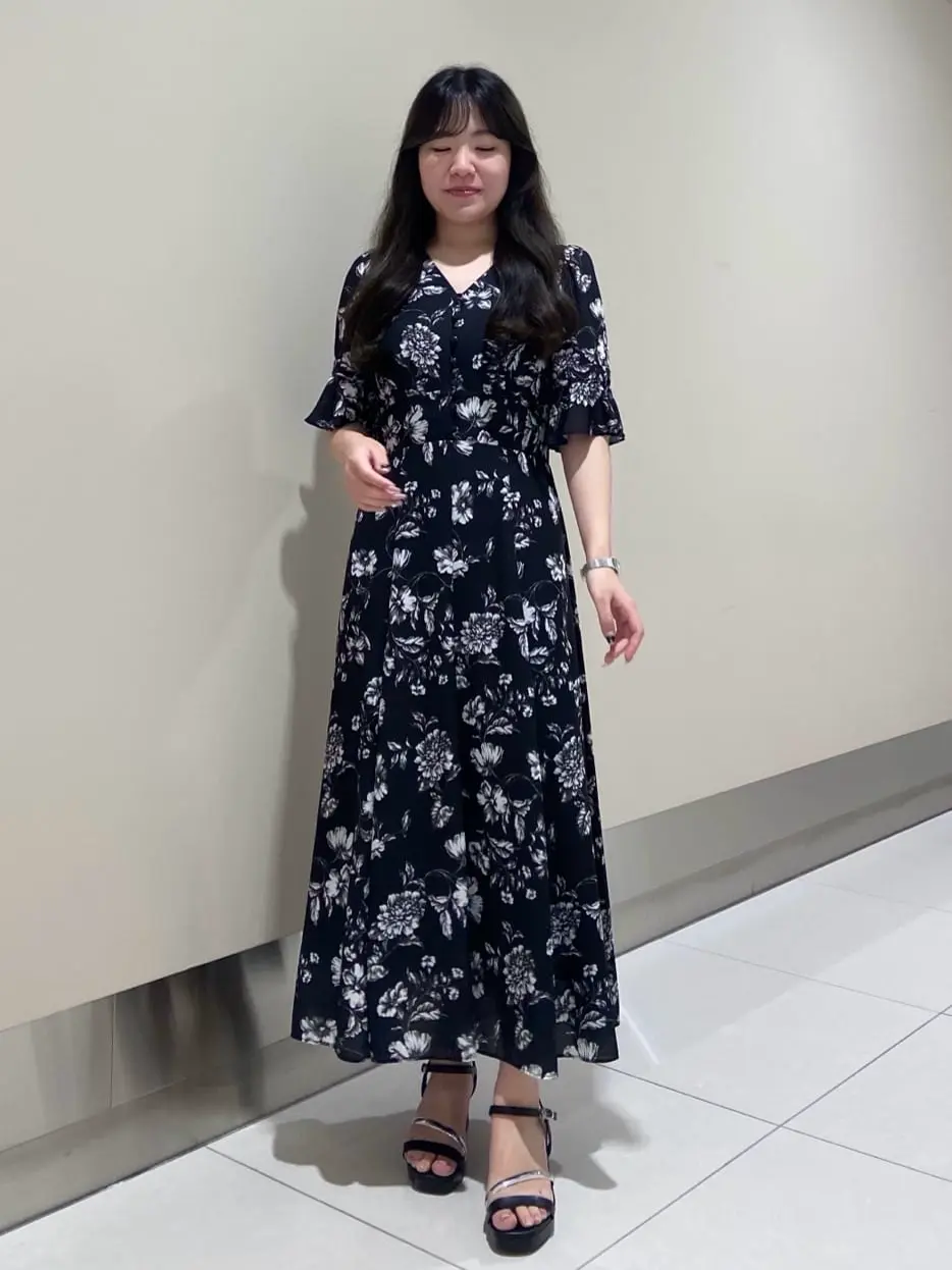 GRACE CONTINENTAL The Banquet 松原 明音 コーディネート画像