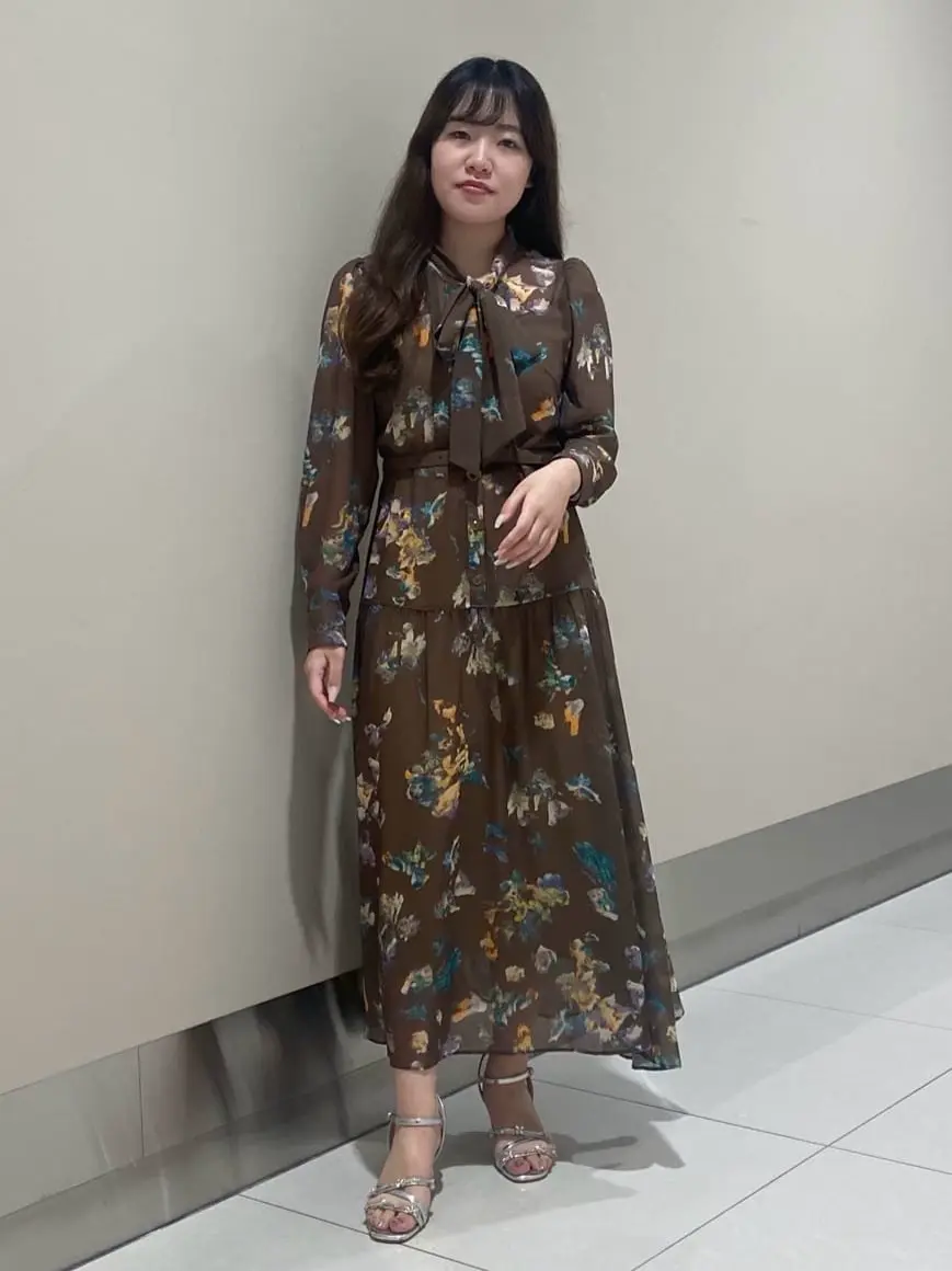 GRACE CONTINENTAL The Banquet 松原 明音 コーディネート画像