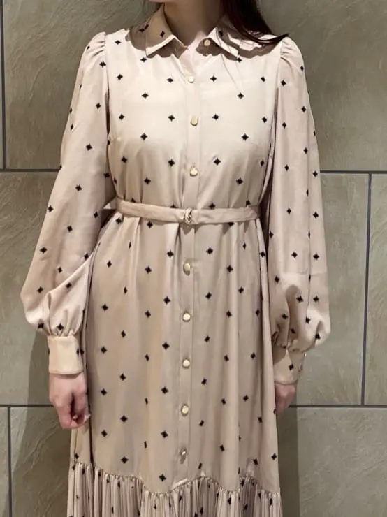 GRACE CONTINENTAL The Banquet 赤坂 梨来 コーディネート画像