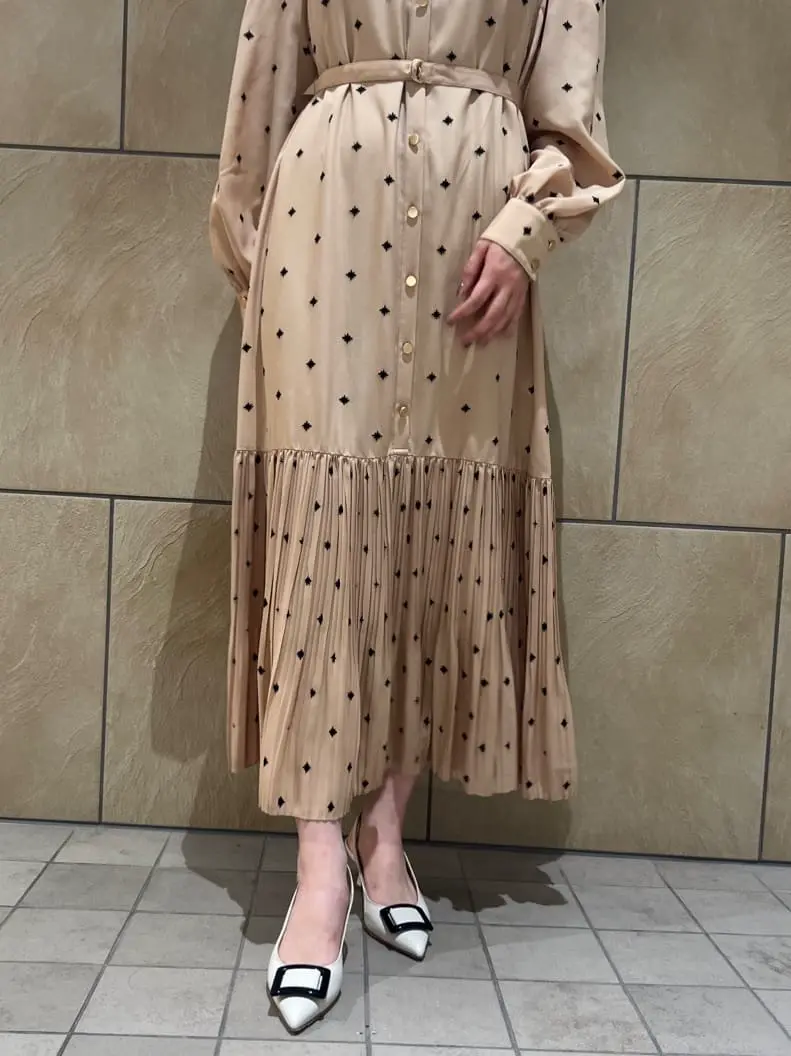 GRACE CONTINENTAL The Banquet 赤坂 梨来 コーディネート画像