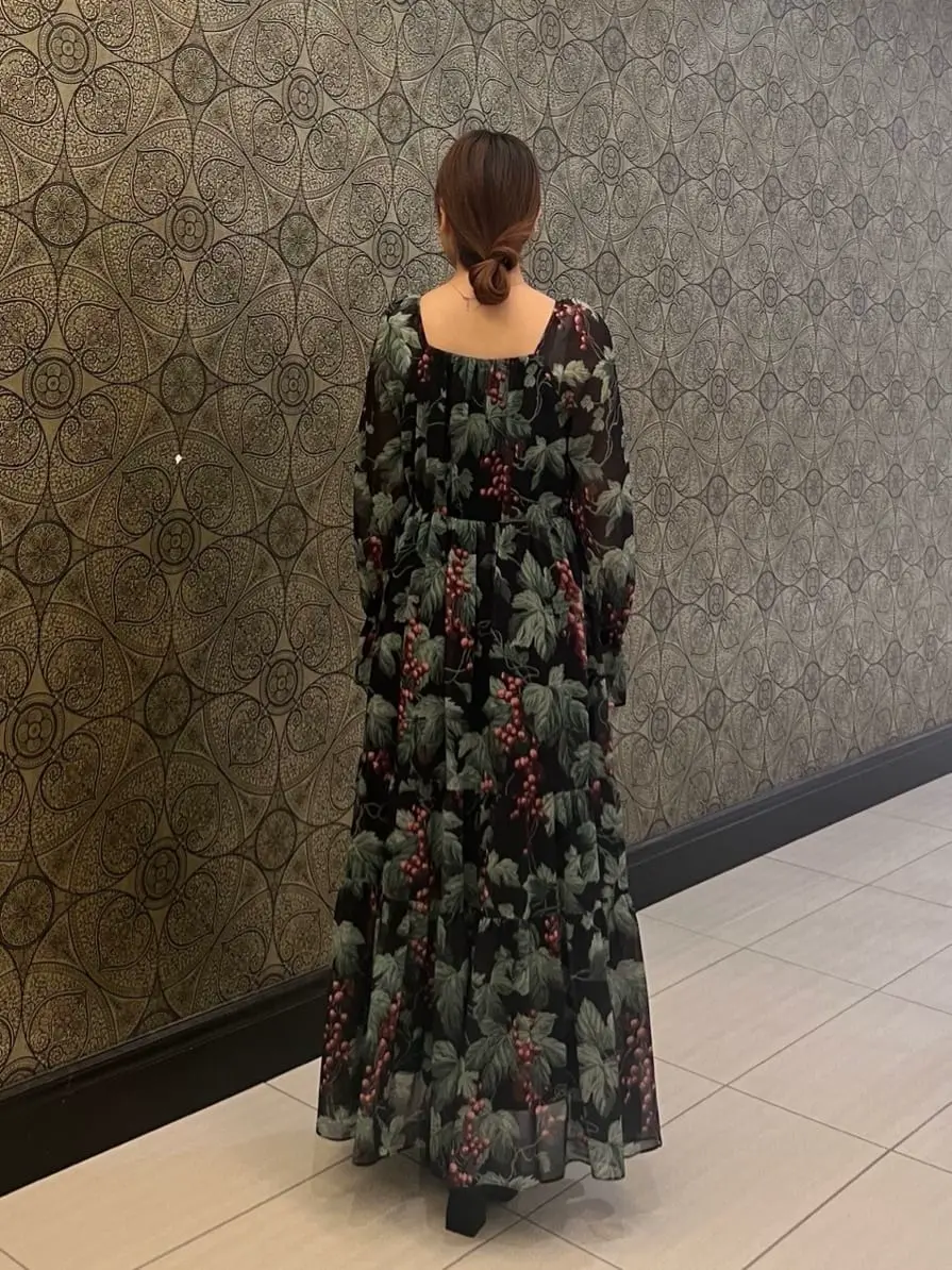 GRACE CONTINENTAL The Banquet 赤坂 梨来 コーディネート画像