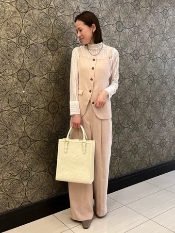 GRACE CONTINENTAL The Banquet 亀田 未希 コーディネート画像