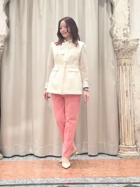 GRACE CONTINENTAL The Banquet 関谷　真琴 コーディネート画像