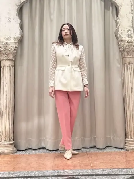 GRACE CONTINENTAL The Banquet 関谷　真琴 コーディネート画像