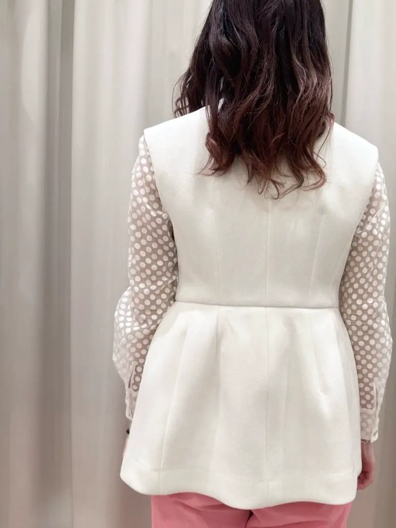 GRACE CONTINENTAL The Banquet 関谷　真琴 コーディネート画像