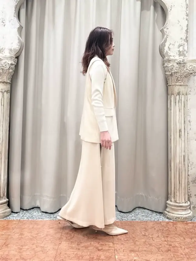 GRACE CONTINENTAL The Banquet 関谷　真琴 コーディネート画像