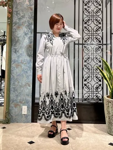 GRACE CONTINENTAL The Banquet 吉永　ひかる コーディネート画像