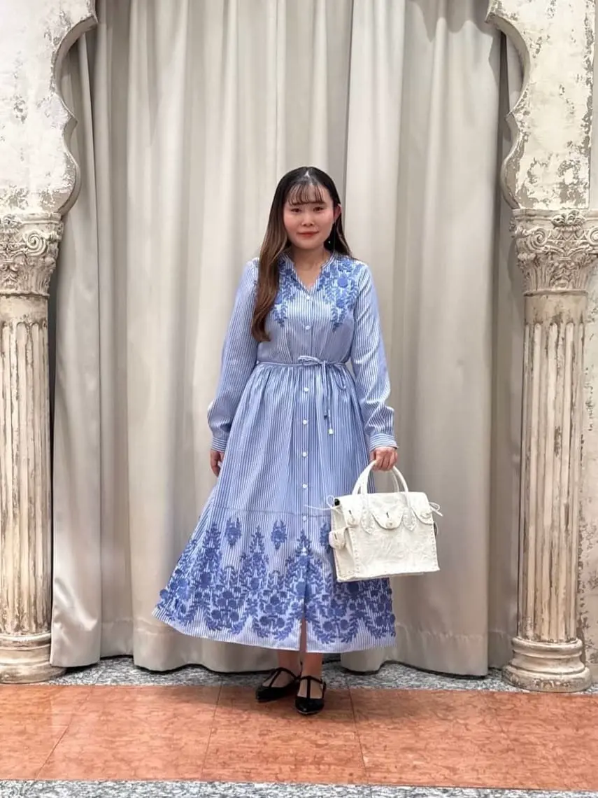 GRACE CONTINENTAL The Banquet 中根　里帆 コーディネート画像