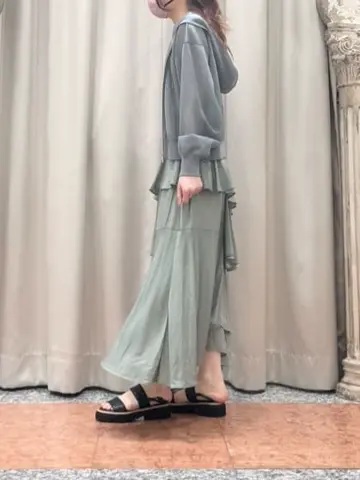 GRACE CONTINENTAL The Banquet 関谷　真琴 コーディネート画像