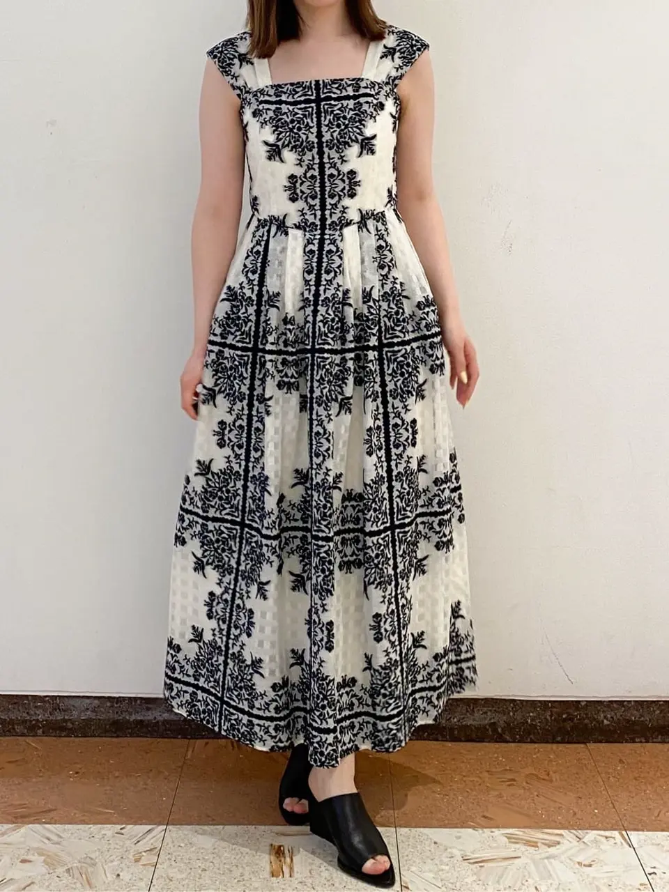 GRACE CONTINENTAL The Banquet mikiho コーディネート画像