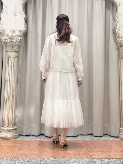 GRACE CONTINENTAL The Banquet 関谷　真琴 コーディネート画像