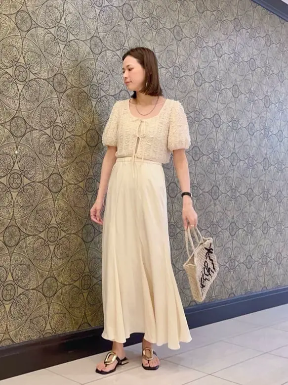 GRACE CONTINENTAL The Banquet 亀田 未希 コーディネート画像