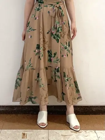 GRACE CONTINENTAL The Banquet mikiho コーディネート画像