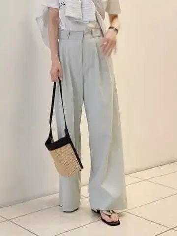 GRACE CONTINENTAL The Banquet 亀田 未希 コーディネート画像