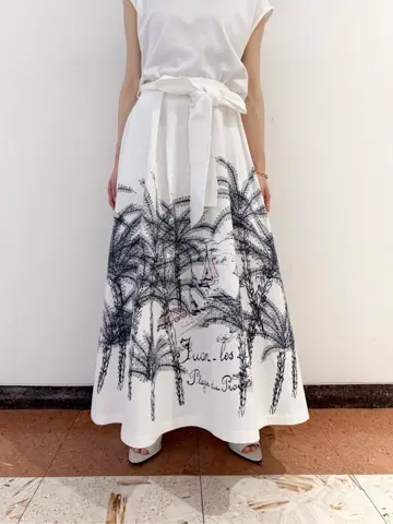 GRACE CONTINENTAL The Banquet yuri コーディネート画像