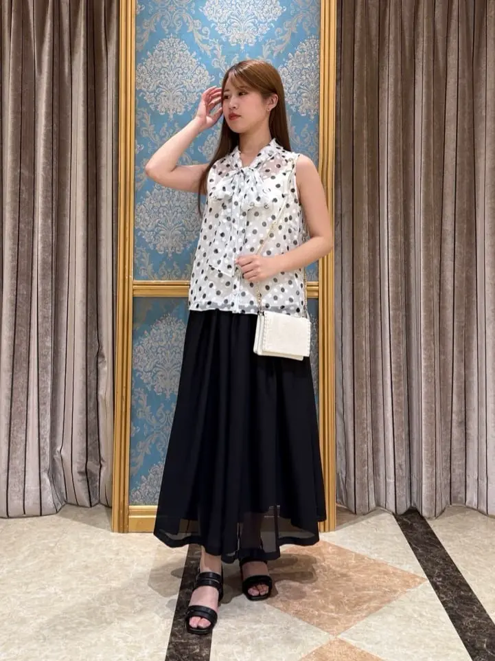 GRACE CONTINENTAL The Banquet 近藤　紫織 コーディネート画像