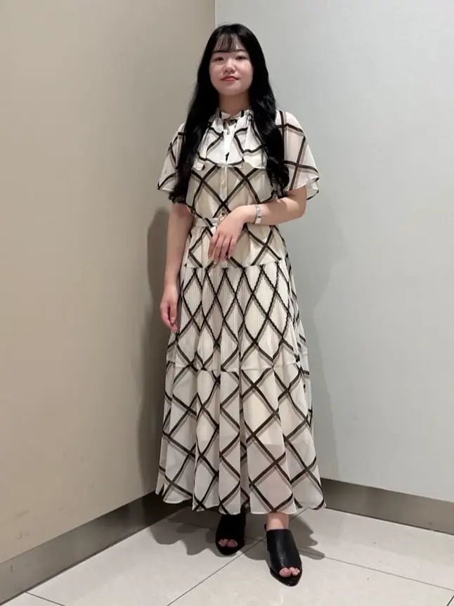 GRACE CONTINENTAL The Banquet 松原 明音 コーディネート画像