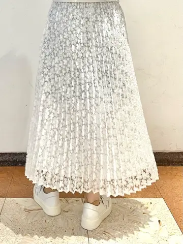 GRACE CONTINENTAL The Banquet mikiho コーディネート画像