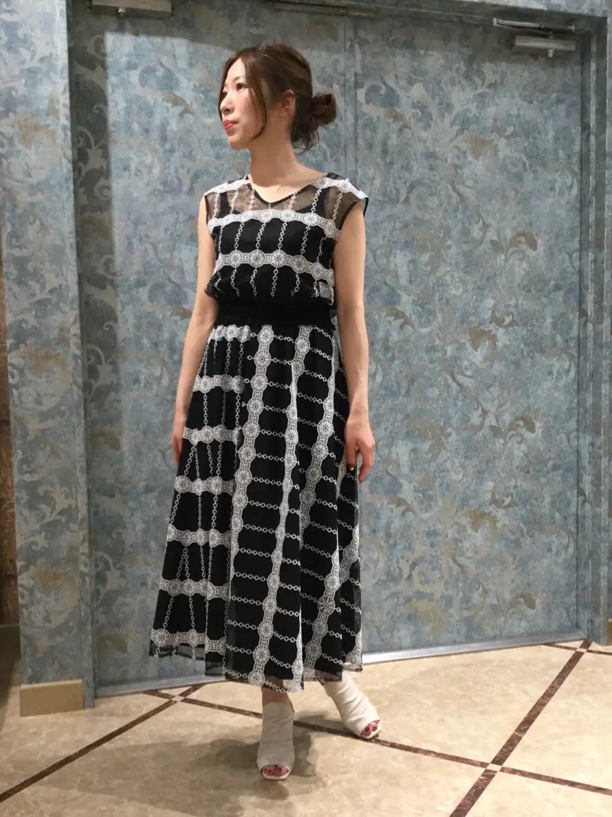 GRACE CONTINENTAL The Banquet 泉　智子 コーディネート画像