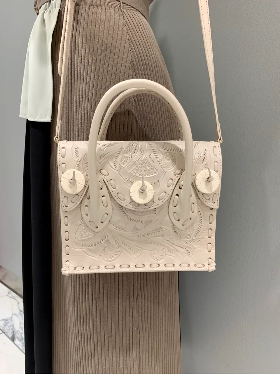 GRACE CONTINENTAL The Banquet eri コーディネート画像